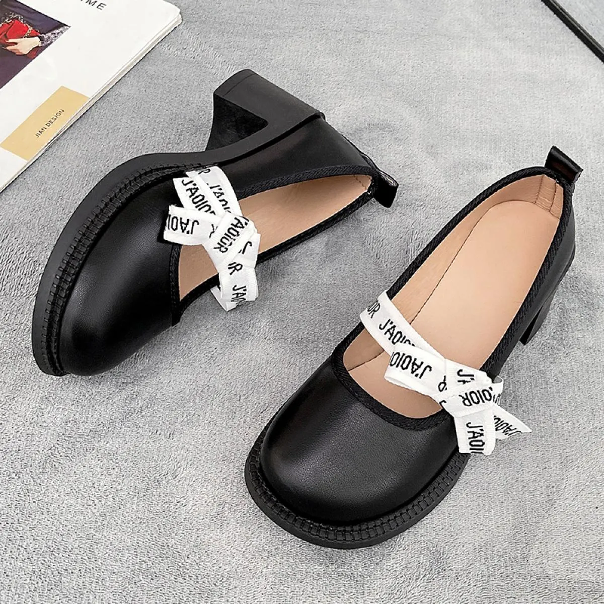 2023 nuove donne appartamenti Lolita Mary Jane scarpe per donna primavera piattaforma mocassini da donna vintage slip on catena