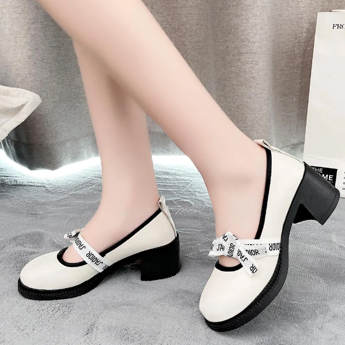 2023 nuove donne appartamenti Lolita Mary Jane scarpe per donna primavera piattaforma mocassini da donna vintage slip on catena