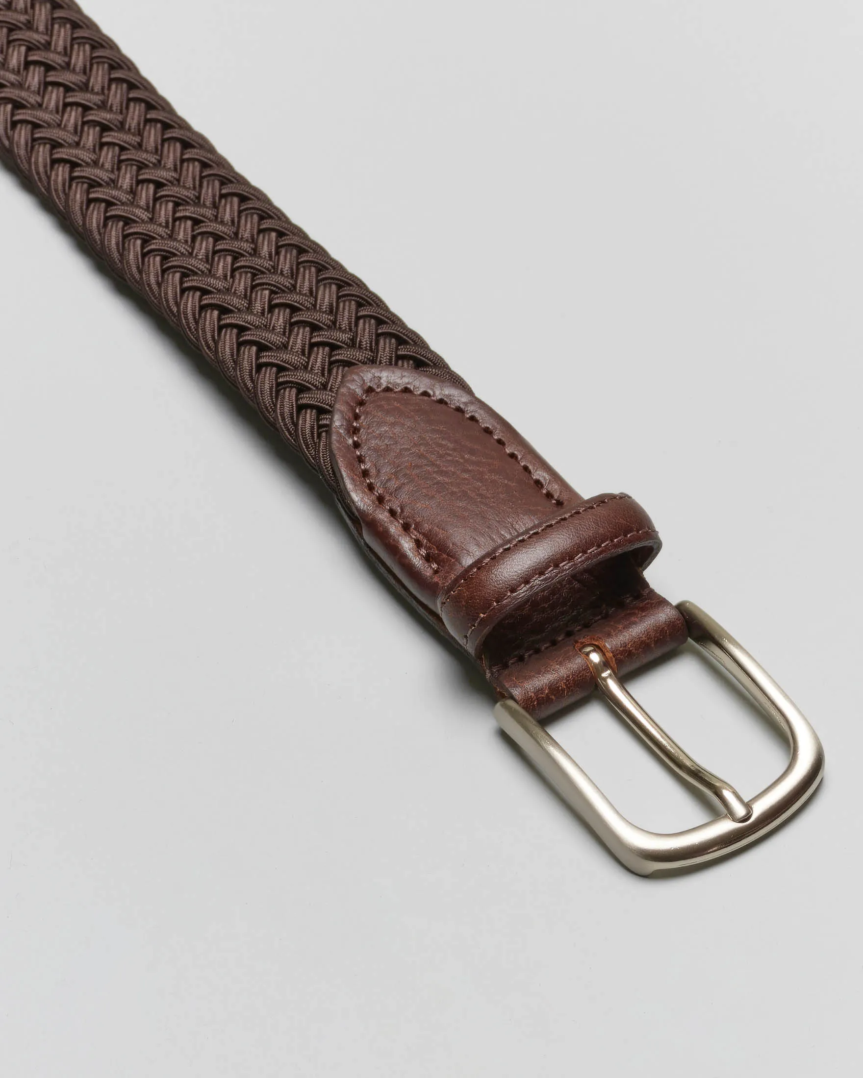 Cintura marrone in corda intrecciata con punta e passante in pelle