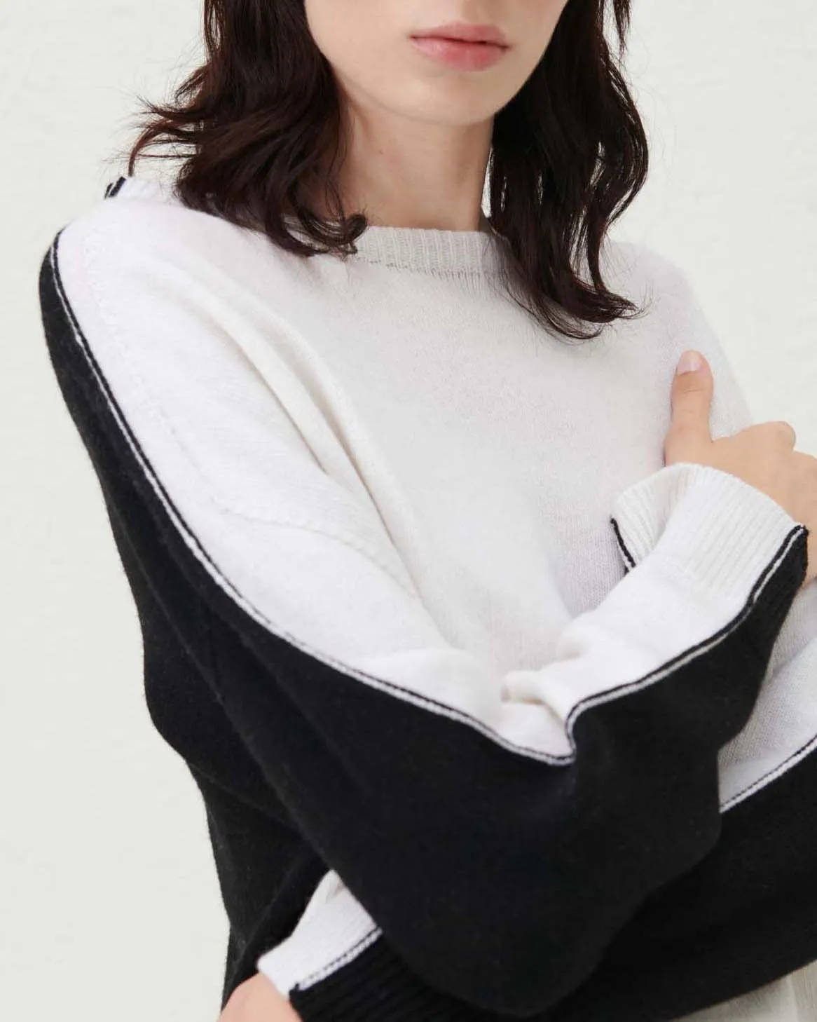 Maglia bicolore rosa bubble sul davanti e grigio sul retro in misto lana e cashmere