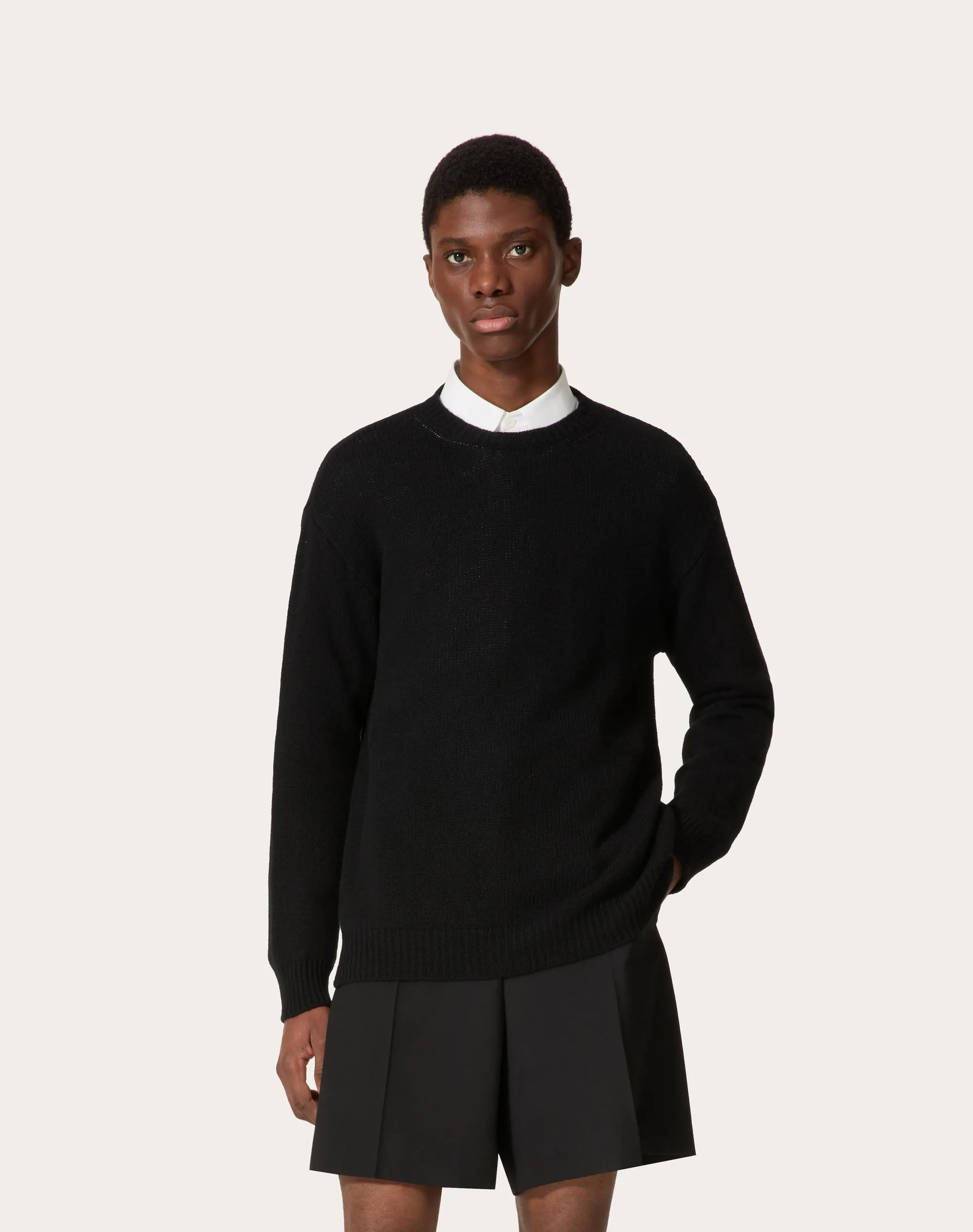MAGLIONE GIROCOLLO IN CASHMERE CON BORCHIA