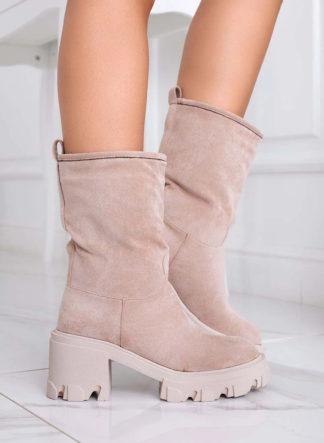 MAYA - Stivaletti beige Alexoo con tacco comodo