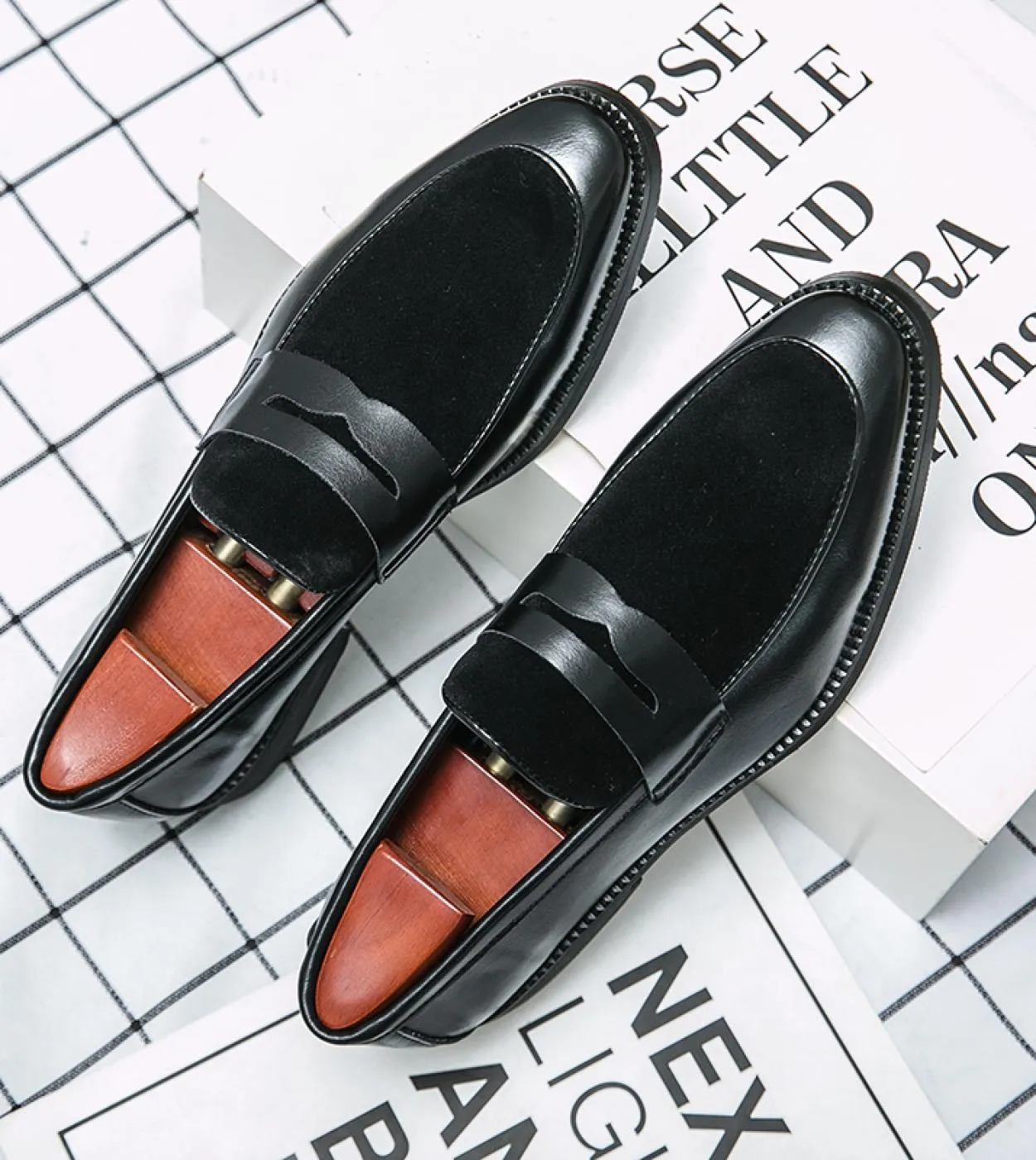 Mocassini Scarpe da uomo Cuciture Pu Finta pelle scamosciata Tinta unita Moda Business Casual Festa di nozze Maschera quotidiana
