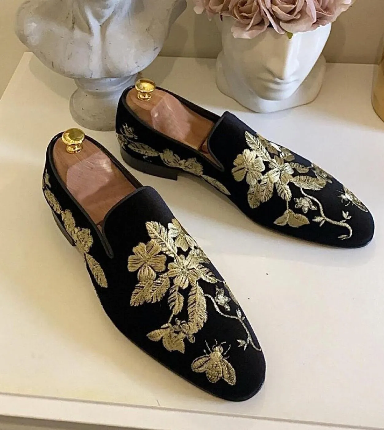 Mocassini Scarpe da uomo Finta pelle scamosciata Nero Moda Affari Casual Festa di nozze Classico Scarpa elegante ricamata squisi