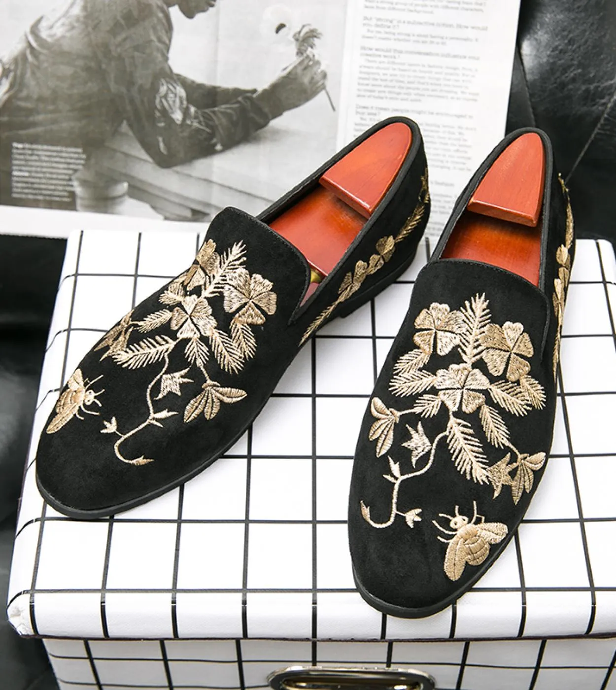 Mocassini Scarpe da uomo Finta pelle scamosciata Nero Moda Affari Casual Festa di nozze Classico Scarpa elegante ricamata squisi