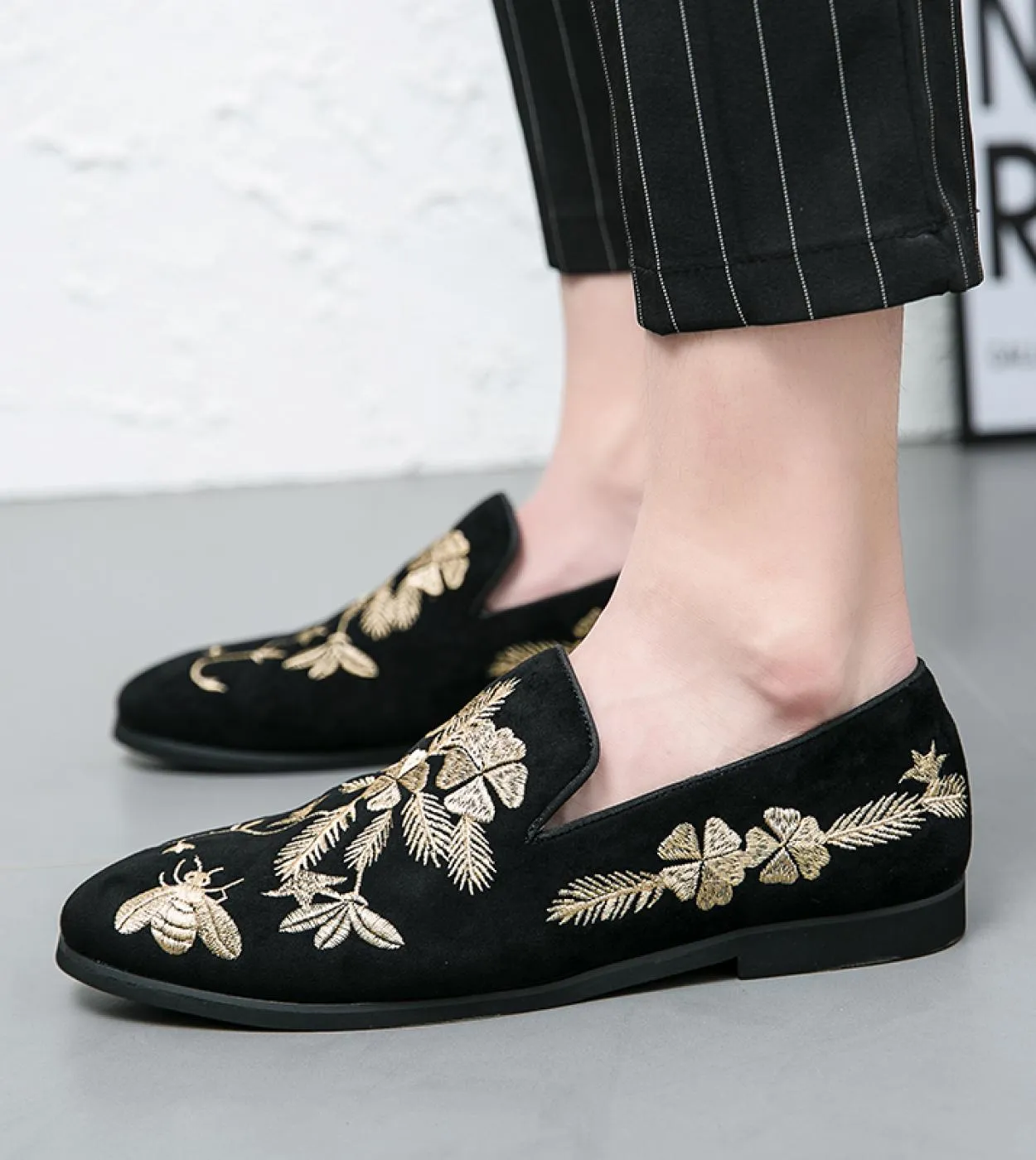 Mocassini Scarpe da uomo Finta pelle scamosciata Nero Moda Affari Casual Festa di nozze Classico Scarpa elegante ricamata squisi