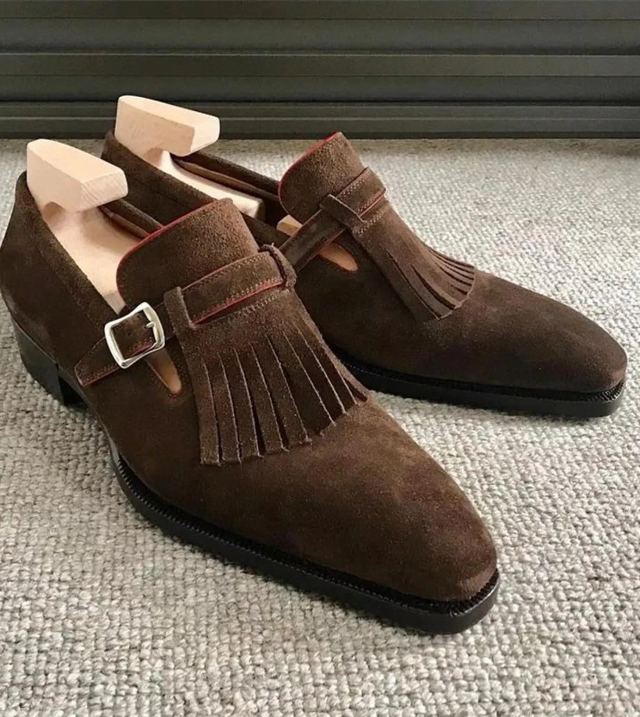 Mocassini Scarpe da uomo Finta pelle scamosciata Tinta unita Classic Fashion Business Casual Wedding Pie Retro Fringe Monk Buckl