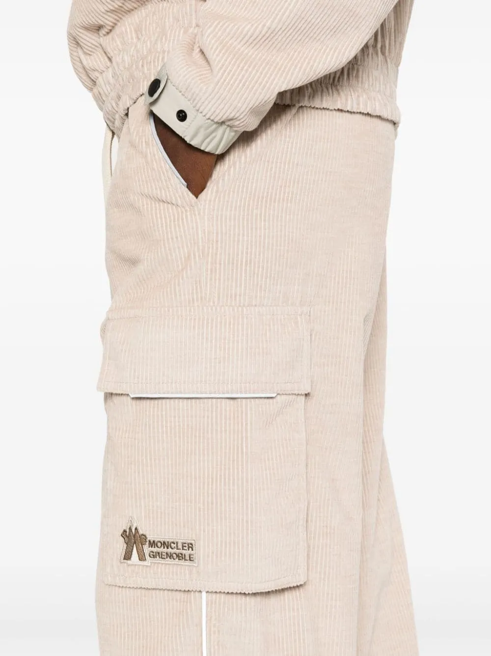 Moncler Grenoble-Pantaloni con applicazione