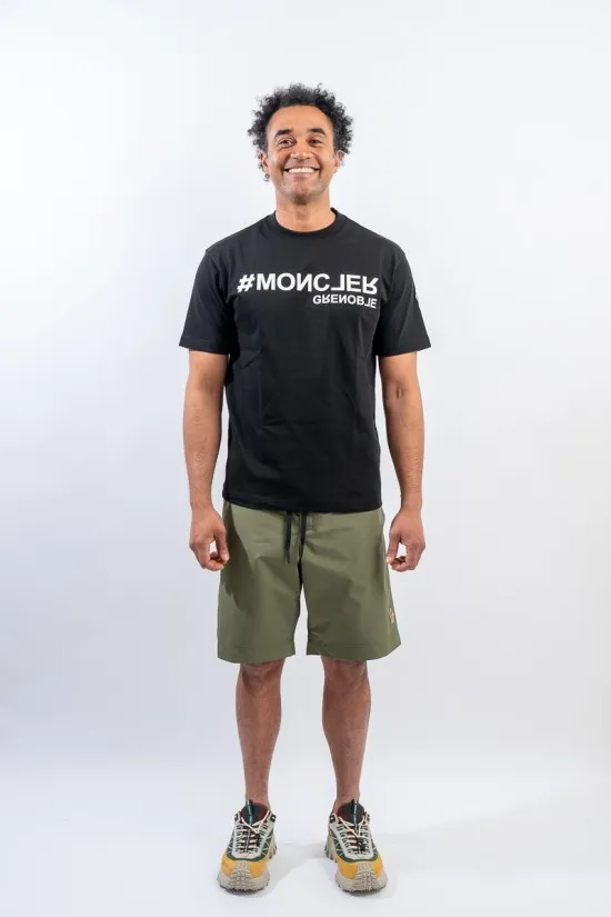 MONCLER SHORTS 2B000 01 54AL5