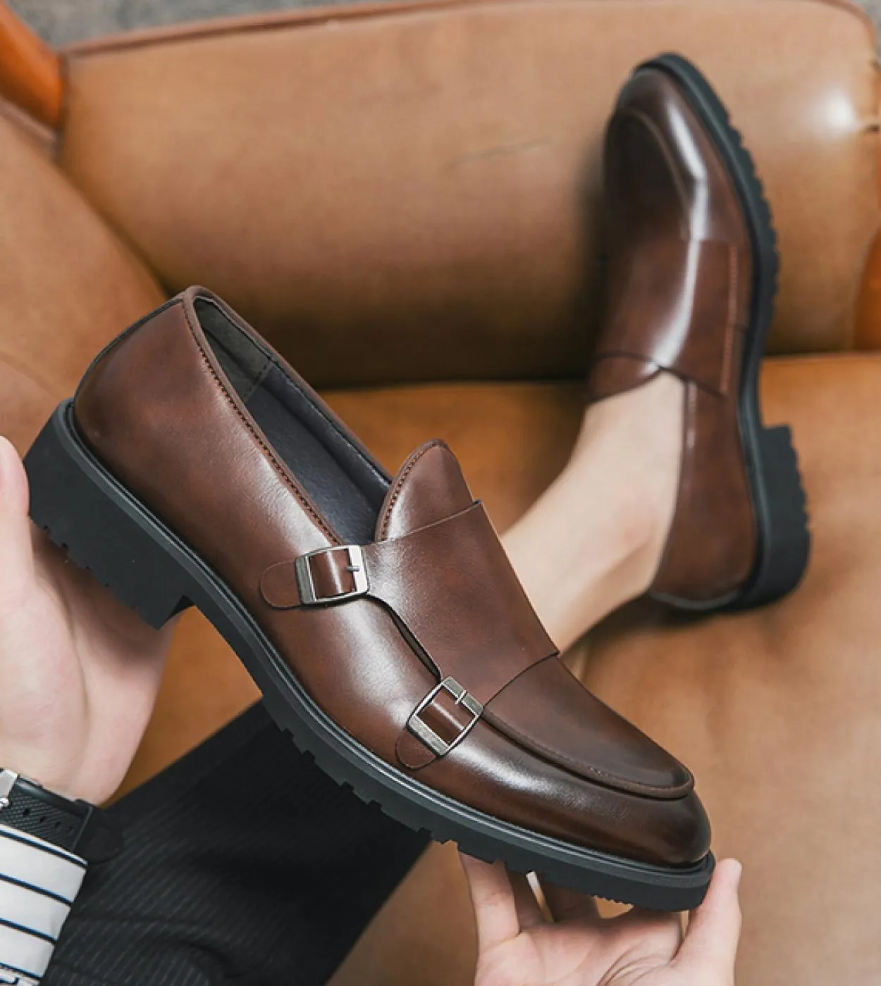 New Brown Mocassini Uomo Doppia Fibbia Monk Scarpe Marrone Uomo Scarpe Eleganti Punta Rotonda Slipon Spedizione Gratuita Uomo Sc
