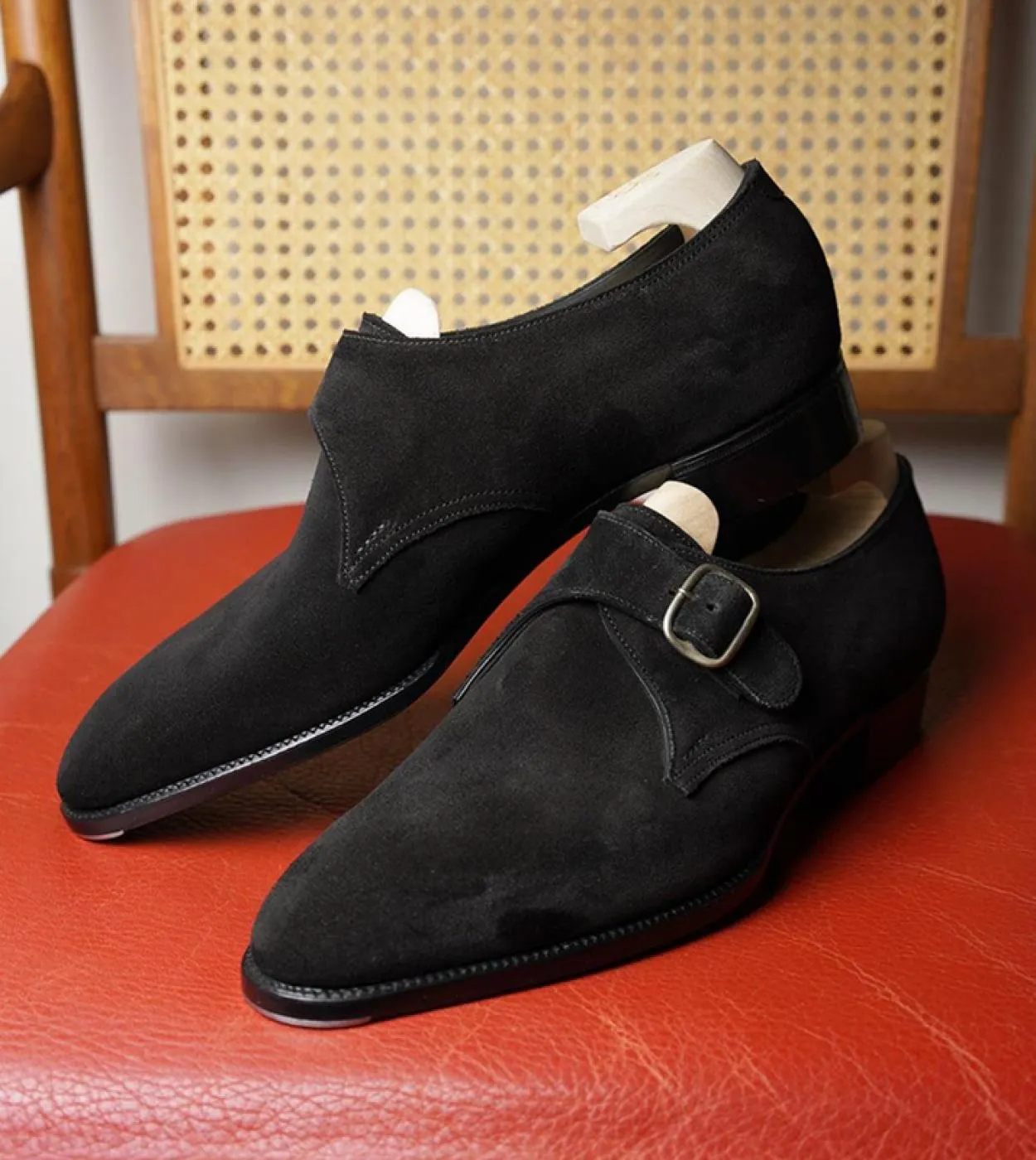New Buckle Men Shoes Coffee Flock Mocassini traspiranti Scarpe casual Punta quadrata Fatti a mano Spedizione gratuita Zapatos De