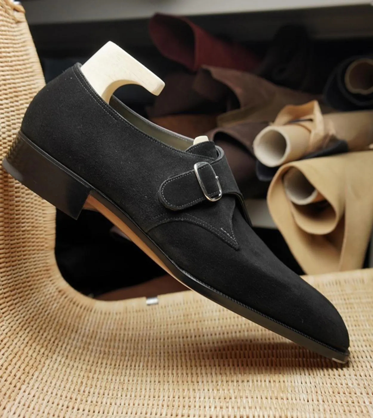New Buckle Men Shoes Coffee Flock Mocassini traspiranti Scarpe casual Punta quadrata Fatti a mano Spedizione gratuita Zapatos De
