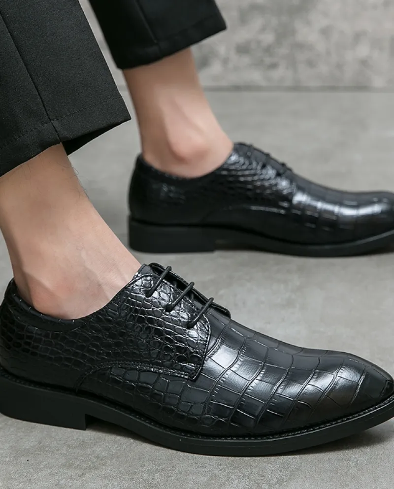 New Fashion Luxury Designer Gentleman Pointed Crocodile Pattern Scarpe da sposa in pelle Uomo Casual Mocassini Abito formale Fo