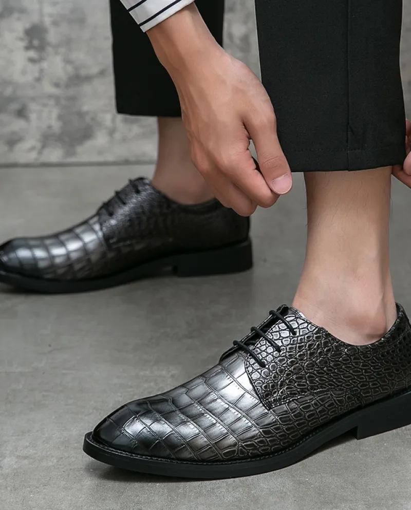 New Fashion Luxury Designer Gentleman Pointed Crocodile Pattern Scarpe da sposa in pelle Uomo Casual Mocassini Abito formale Fo