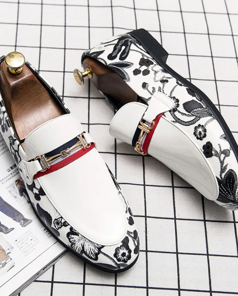 New Luxury Fashion Groom Flower Pattern Scarpe da sposa per uomo Mocassini casual Business Abito formale Calzature Zapatos Hom