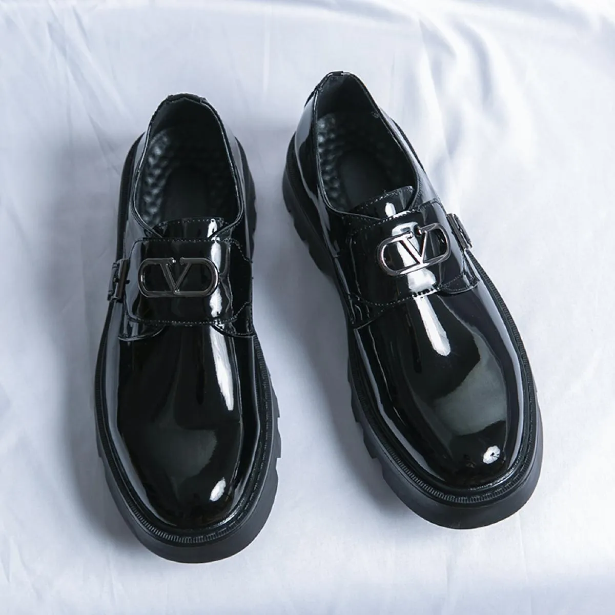 Nuovi mocassini neri da uomo scarpe in pelle verniciata Slipon traspirante scarpe casual solide fatte a mano spedizione gratuita