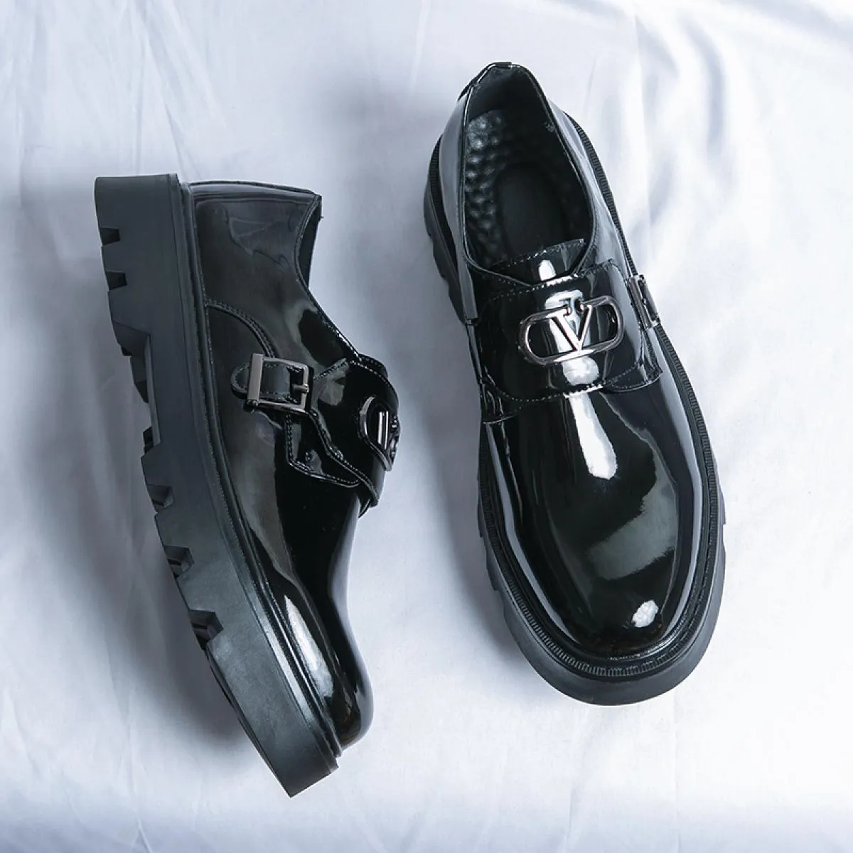 Nuovi mocassini neri da uomo scarpe in pelle verniciata Slipon traspirante scarpe casual solide fatte a mano spedizione gratuita