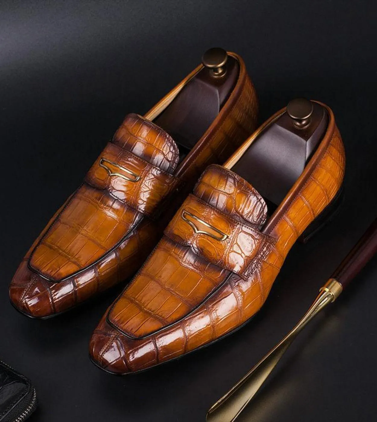 Nuovi mocassini Scarpe da uomo Pu Tinta unita Moda classica Casual Festa di nozze Coccodrillo quotidiano Modello Maschera Abito