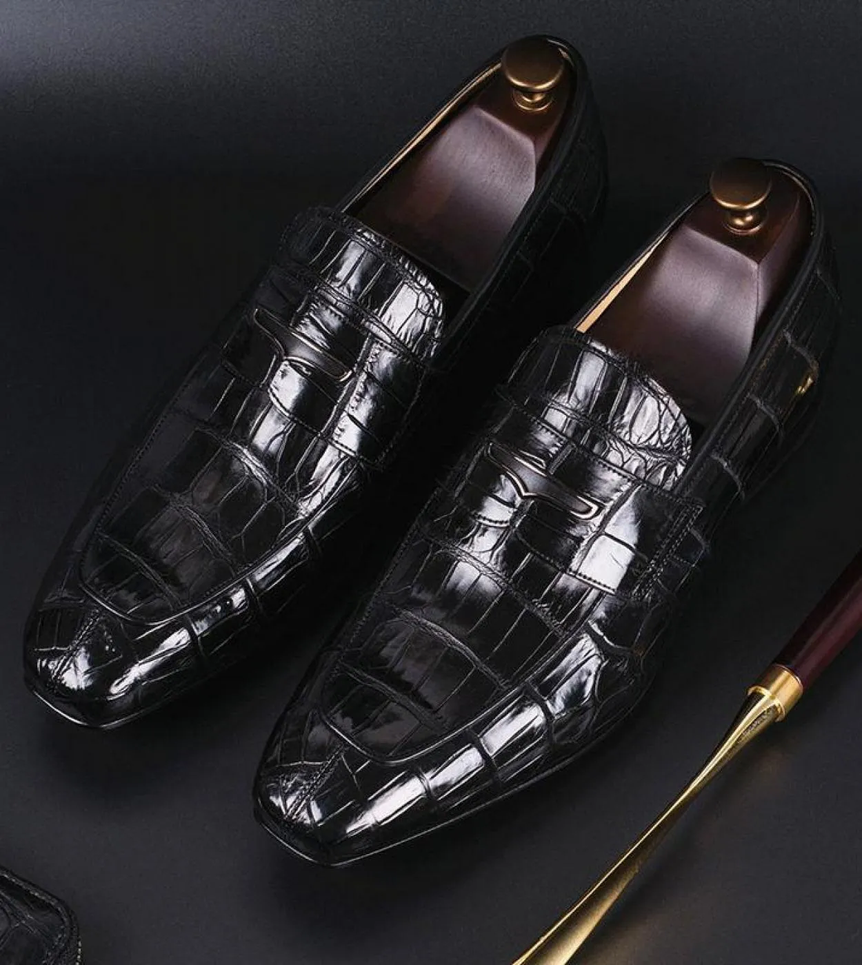 Nuovi mocassini Scarpe da uomo Pu Tinta unita Moda classica Casual Festa di nozze Coccodrillo quotidiano Modello Maschera Abito