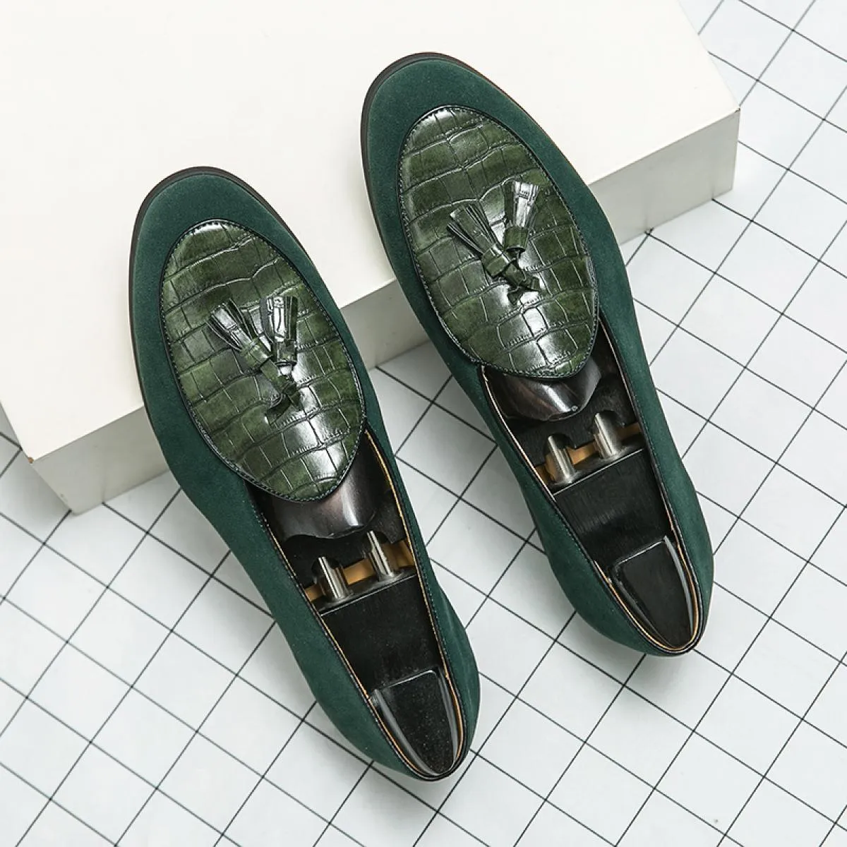 Nuovi mocassini verdi per uomo Marrone Nero Nappe Slipon Punta tonda Uomo Scarpe formali Spedizione gratuita Taglia 3848 Scarpe
