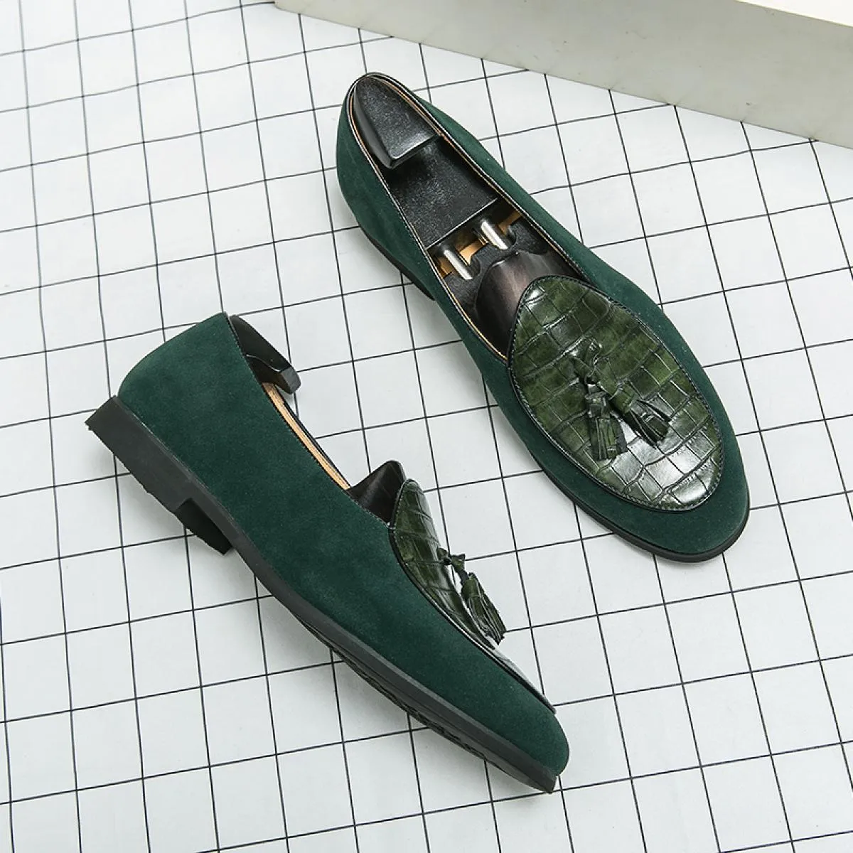 Nuovi mocassini verdi per uomo Marrone Nero Nappe Slipon Punta tonda Uomo Scarpe formali Spedizione gratuita Taglia 3848 Scarpe