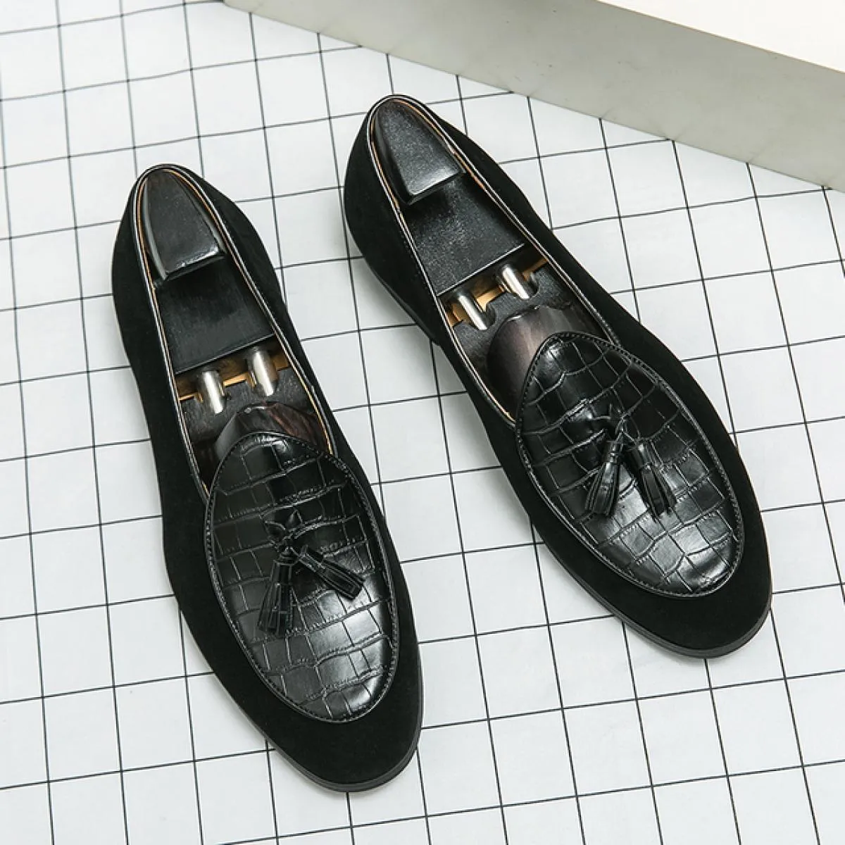 Nuovi mocassini verdi per uomo Marrone Nero Nappe Slipon Punta tonda Uomo Scarpe formali Spedizione gratuita Taglia 3848 Scarpe