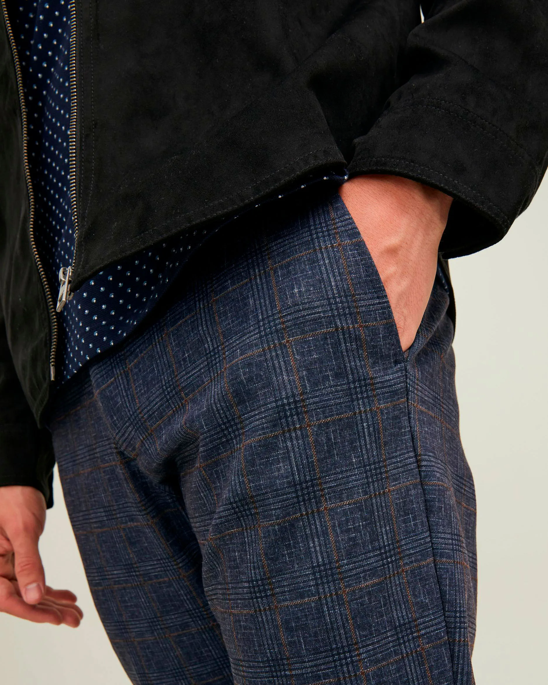 Pantalone chino blu in jersey a quadri scozzesi