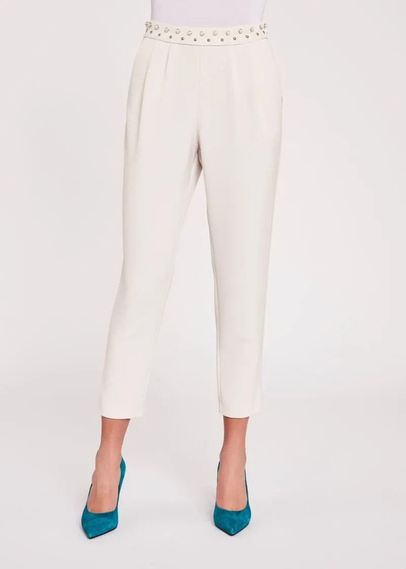 Pantaloni in crệpe con perle