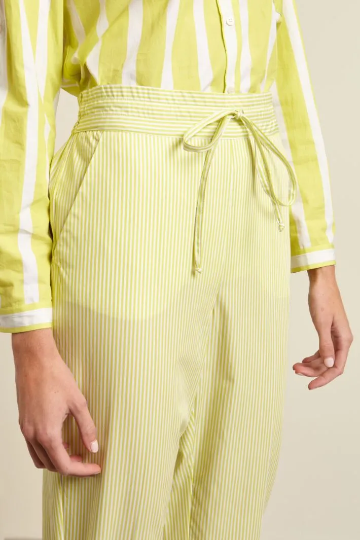 Pantaloni jogger