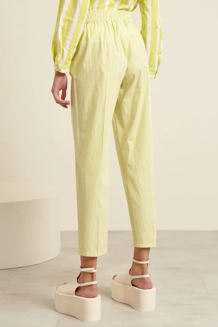 Pantaloni jogger