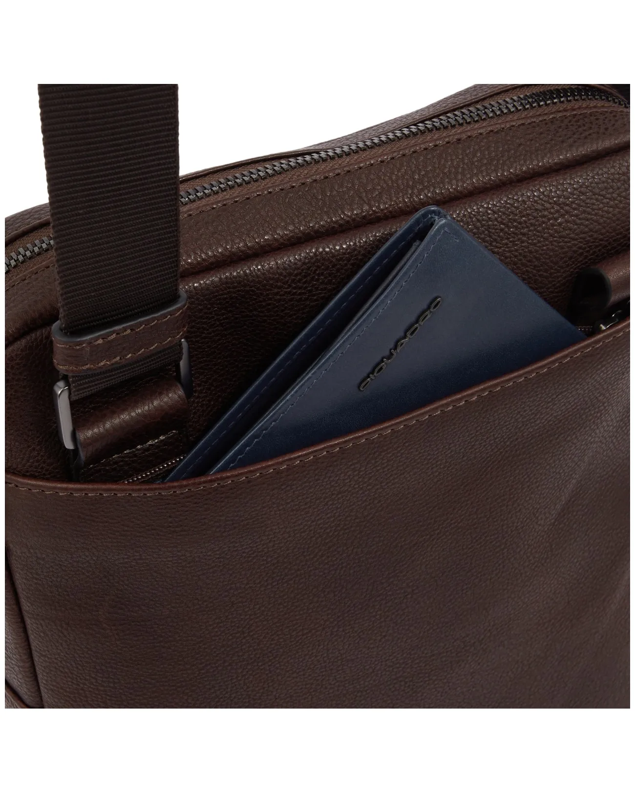 Piquadro - Borsello grande in pelle porta iPad® Paavo | Studioarch.com