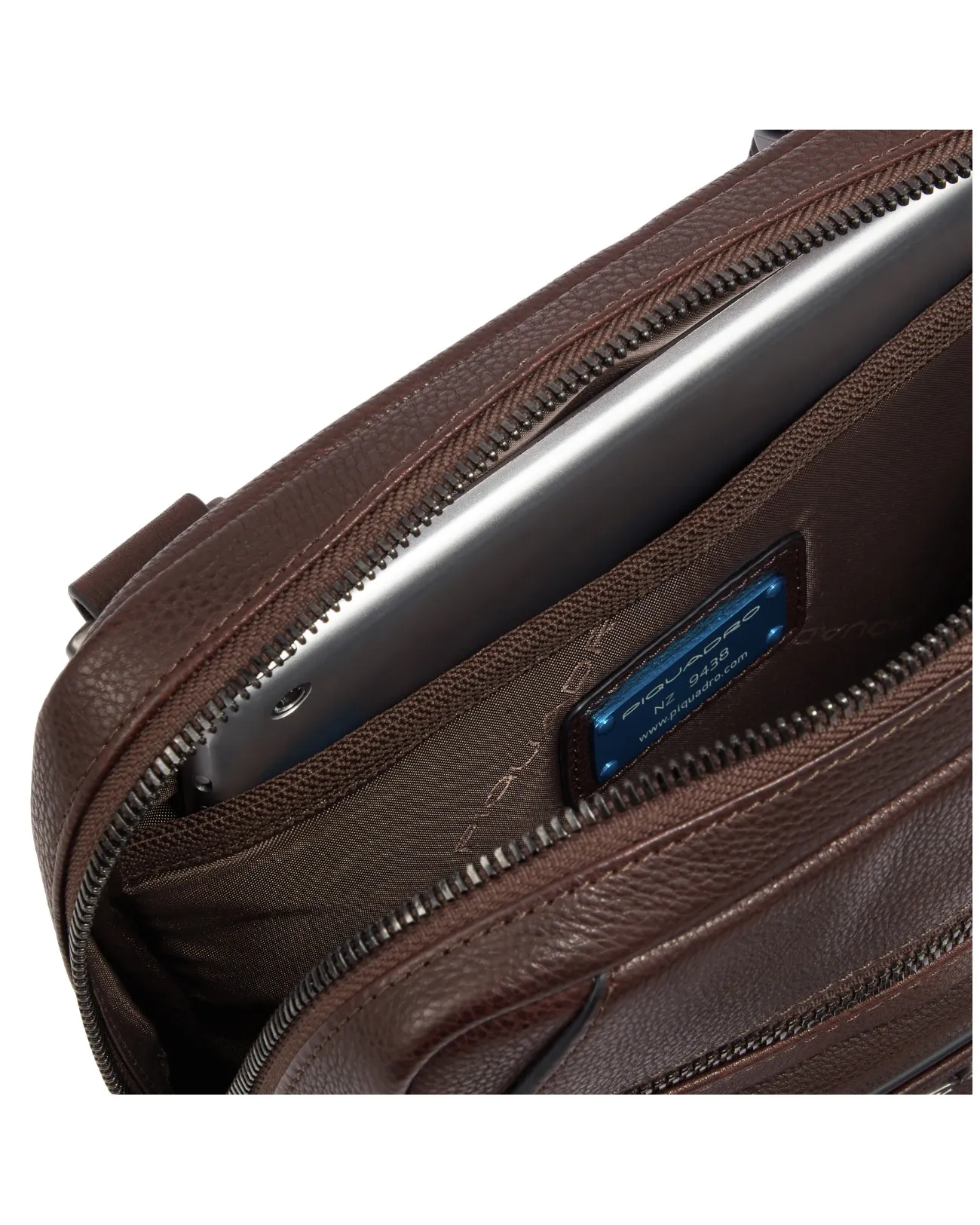 Piquadro - Borsello grande in pelle porta iPad® Paavo | Studioarch.com