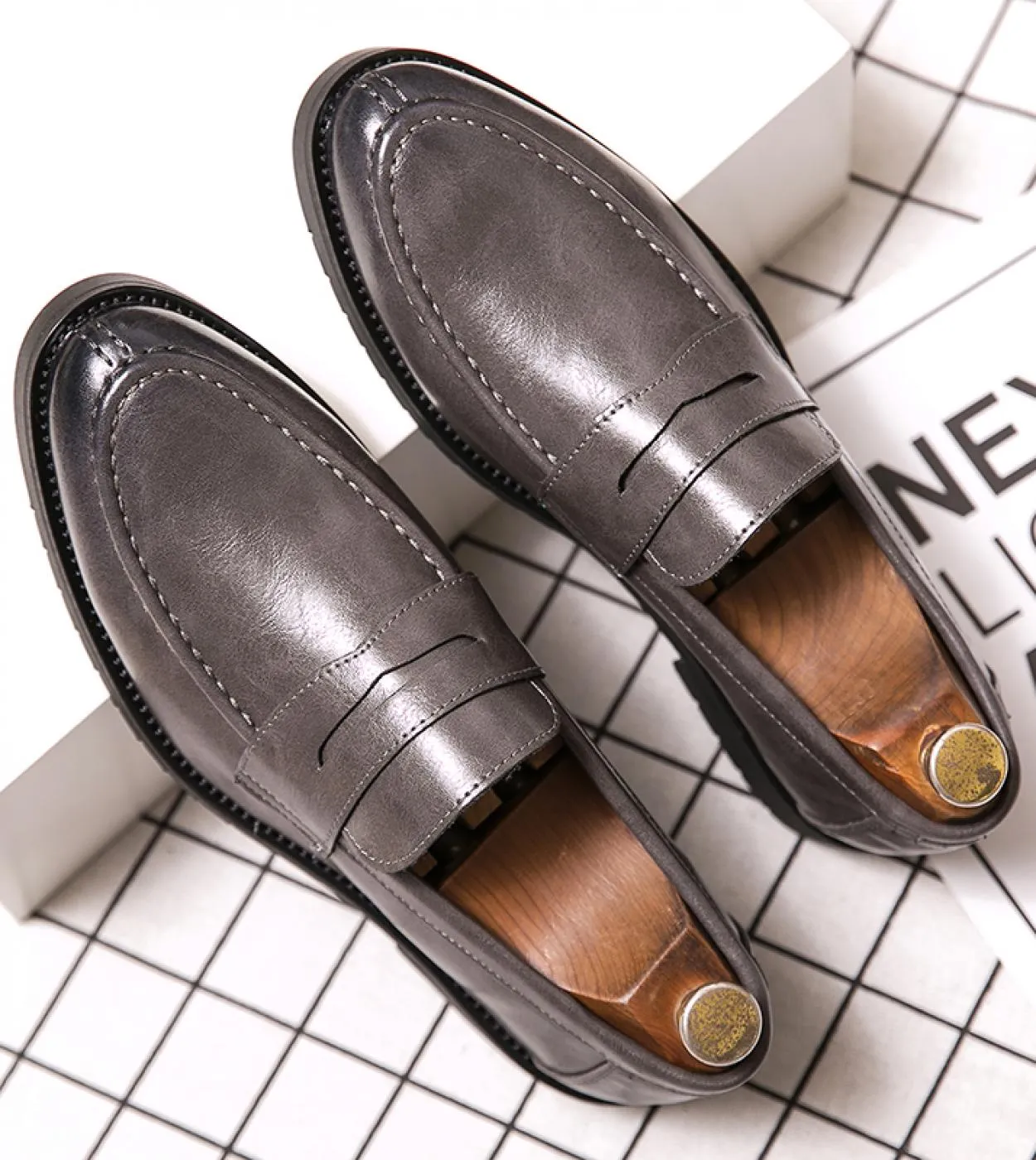 Primavera e autunno uomo scarpe nere scarpe eleganti mocassini pelle casual per tendenza moda lusso maschile stile britannico sl