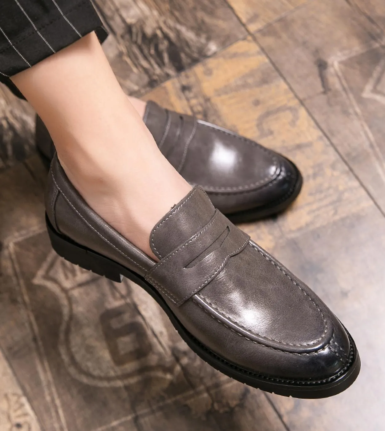 Primavera e autunno uomo scarpe nere scarpe eleganti mocassini pelle casual per tendenza moda lusso maschile stile britannico sl
