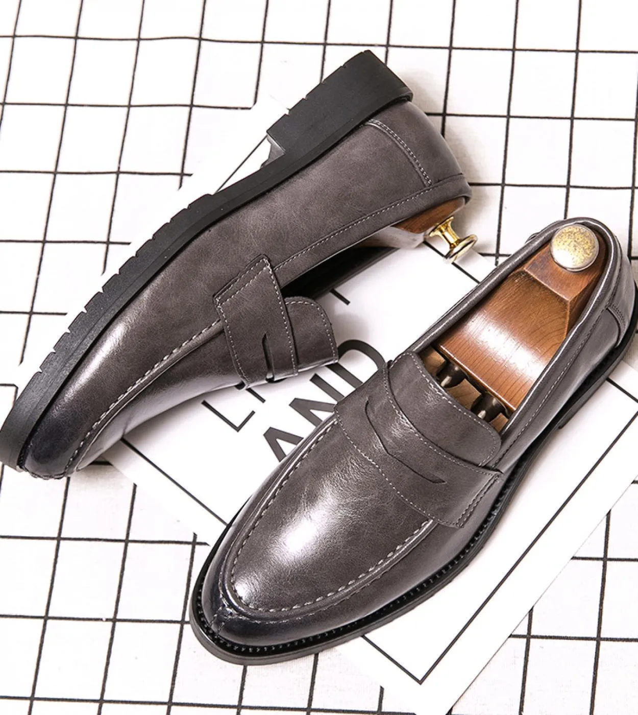 Primavera e autunno uomo scarpe nere scarpe eleganti mocassini pelle casual per tendenza moda lusso maschile stile britannico sl
