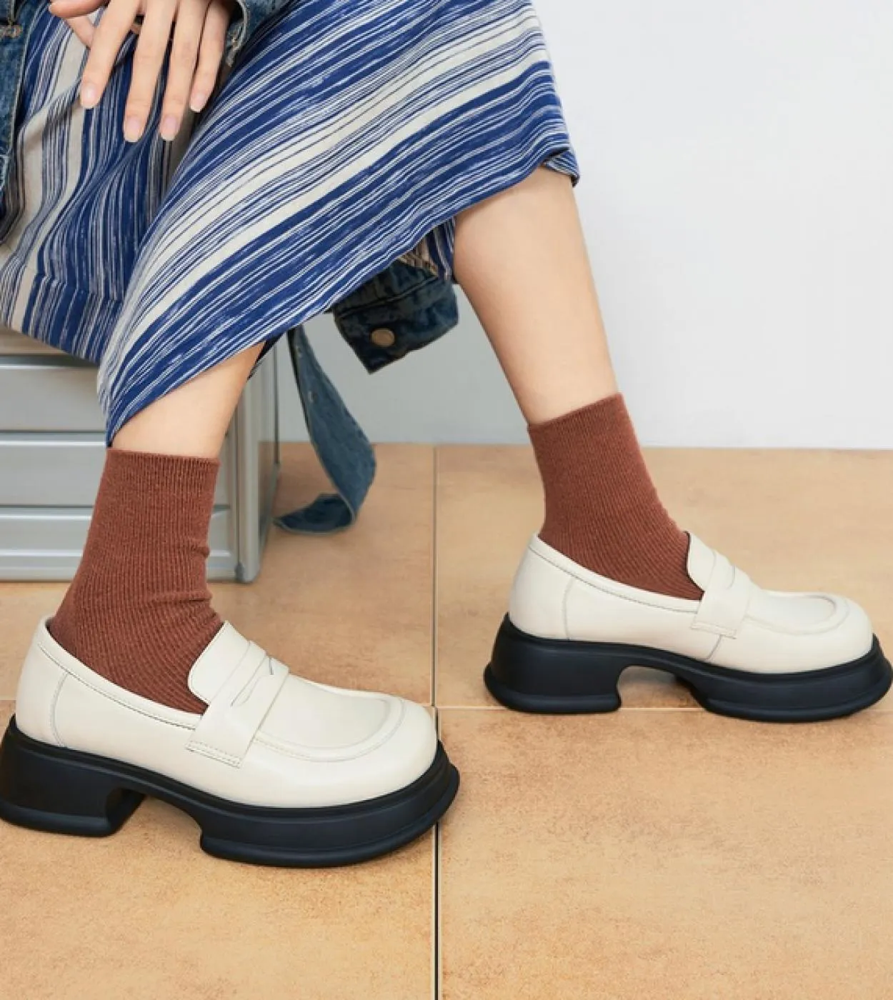 Scarpa da donna casual Slip On Calzature femminili Zoccoli Piattaforma Mocassini a punta tonda con pelliccia Morbida bocca bassa