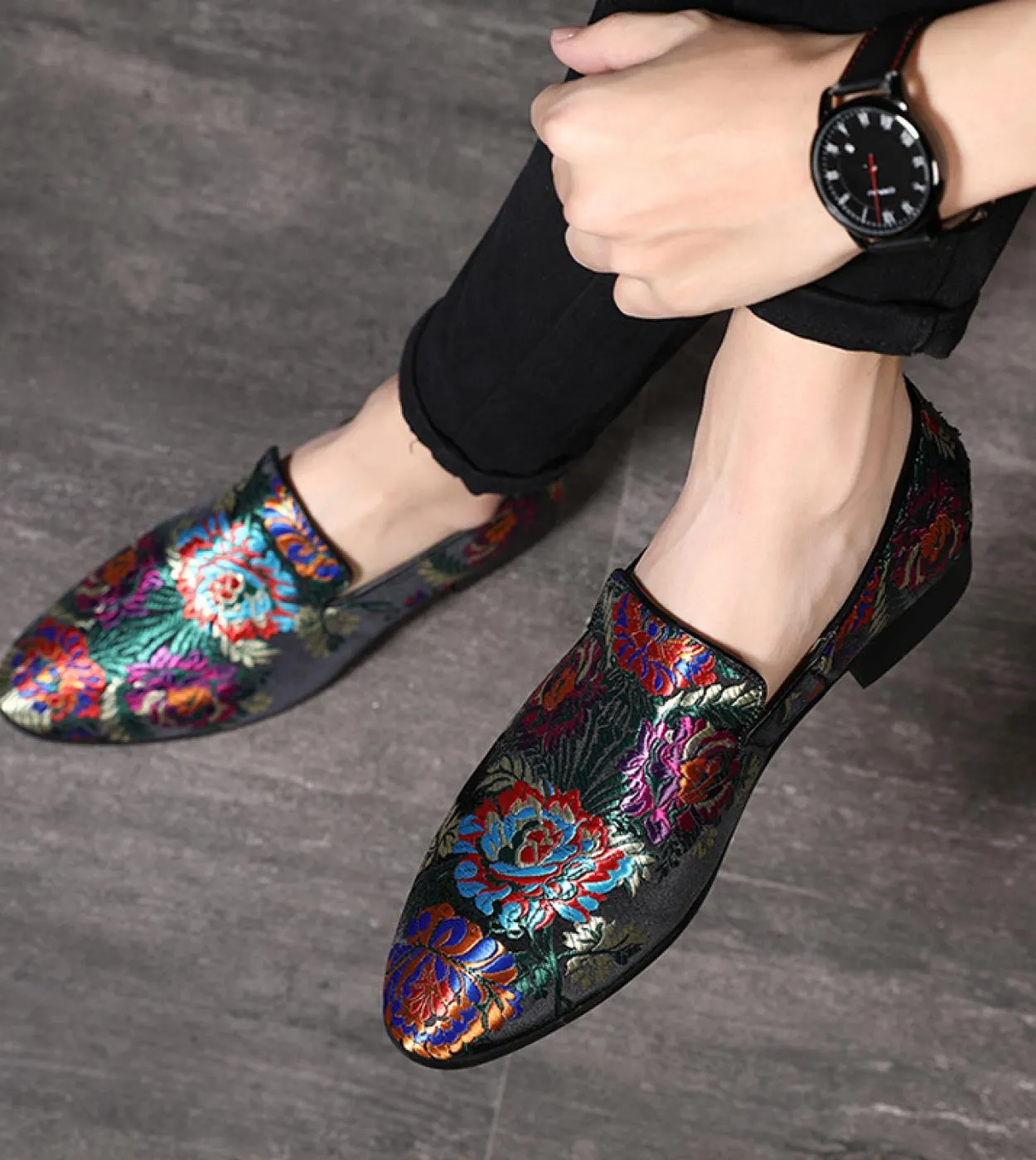 Scarpe da uomo Mocassini con fiori in stile cinese Moda Classic Sapato Social Masculino Calzature Scarpe formali Casual Zapatos