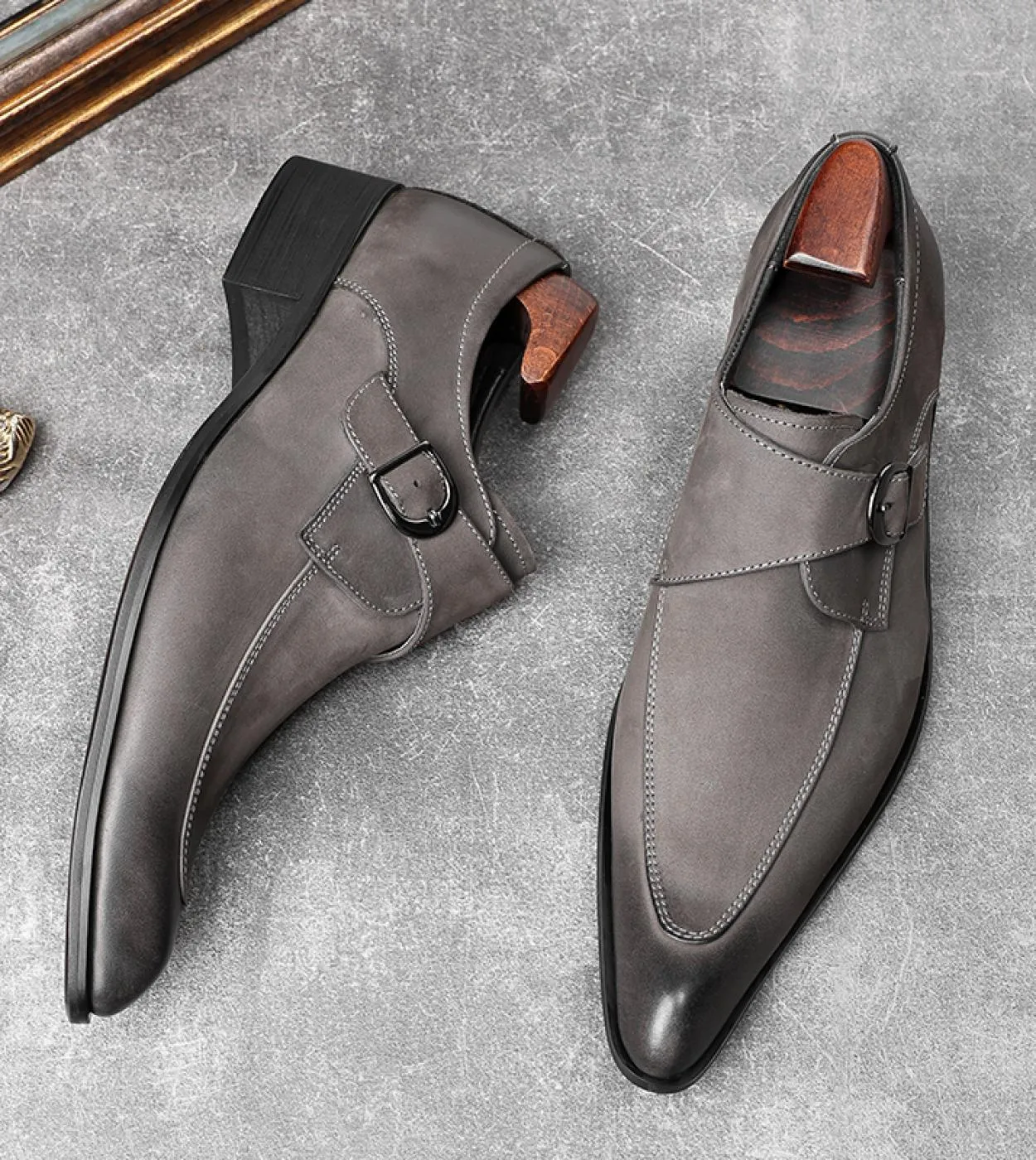 Scarpe di lusso in pelle scamosciata Uomo Mocassini sociali in pelle di vacchetta Uomo di lusso in pelle scamosciata
