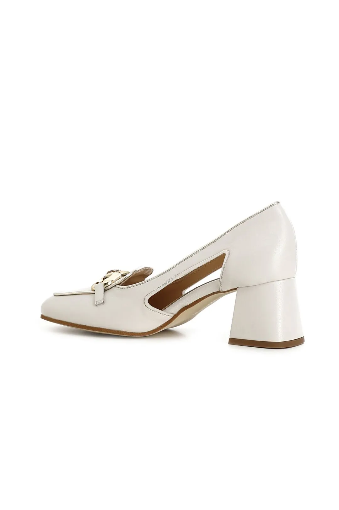 scarpe in nappa con morsetto. osso