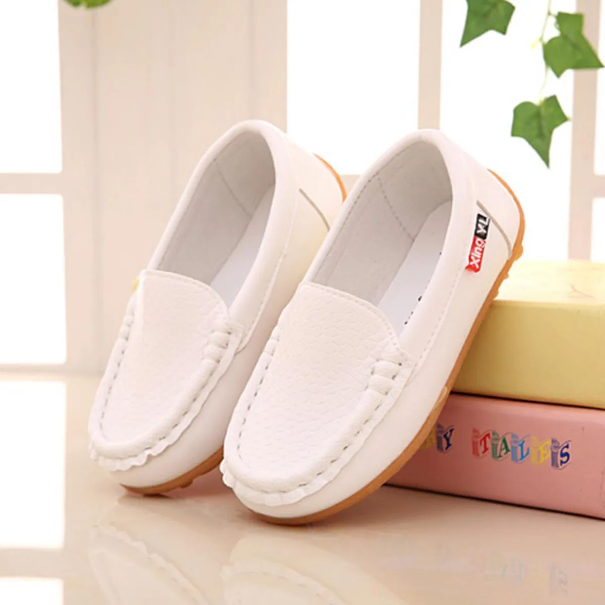 Scarpe per bambini in pelle Pu Scarpe per bambini in pelle Pu Scarpe per mocassini per ragazzi Nuovo colore
