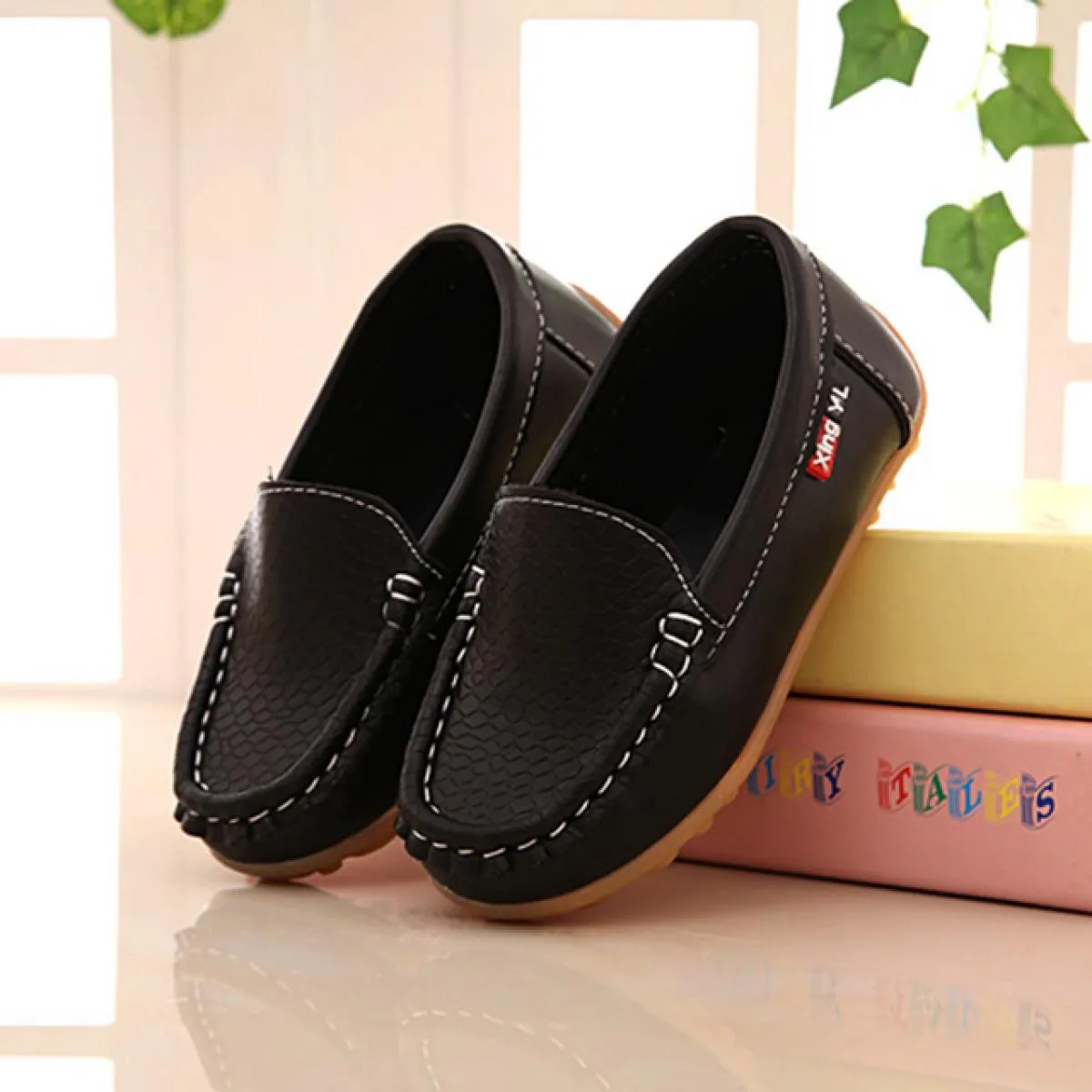 Scarpe per bambini in pelle Pu Scarpe per bambini in pelle Pu Scarpe per mocassini per ragazzi Nuovo colore