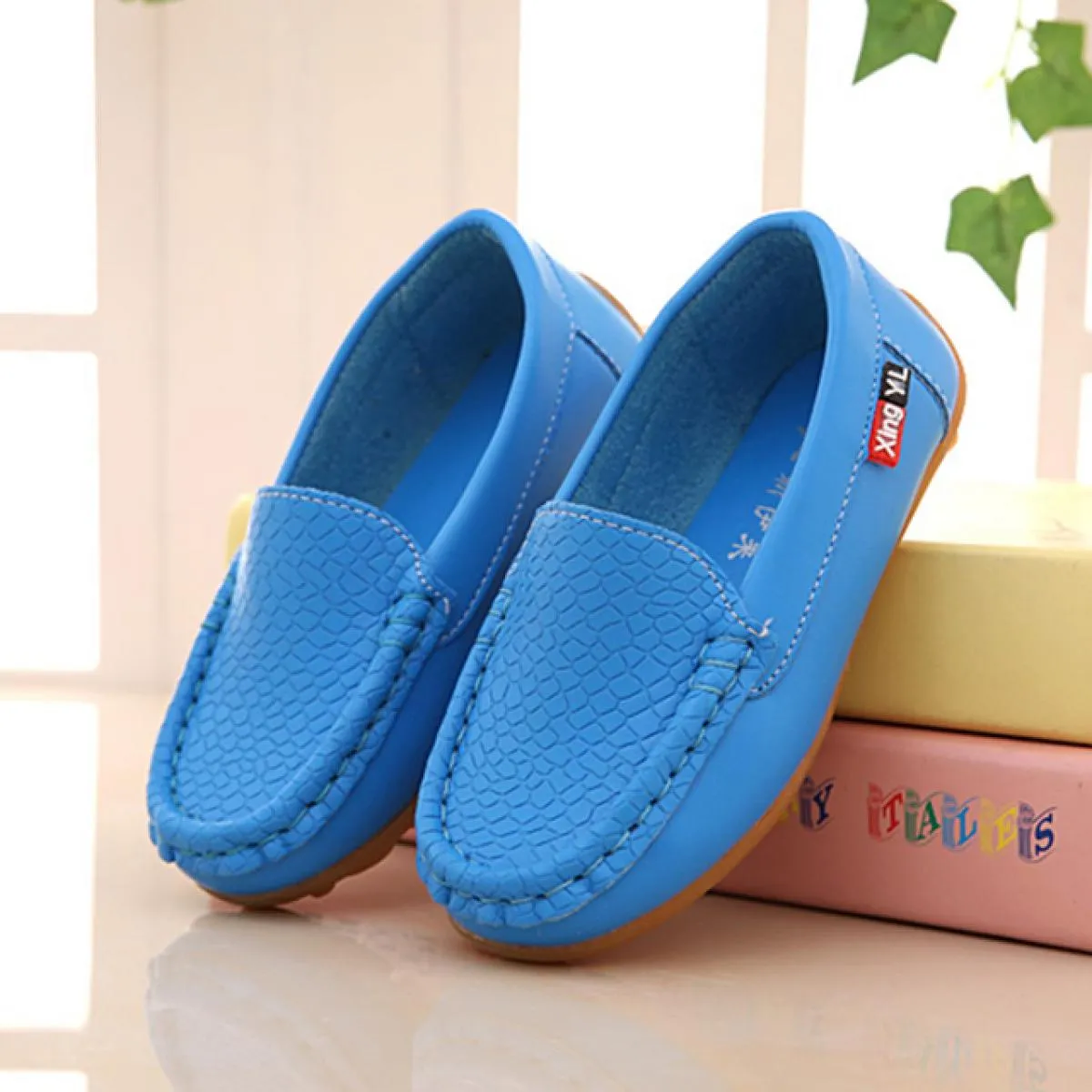 Scarpe per bambini in pelle Pu Scarpe per bambini in pelle Pu Scarpe per mocassini per ragazzi Nuovo colore