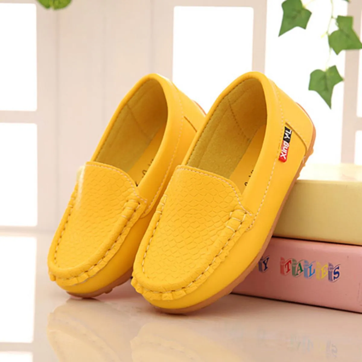 Scarpe per bambini in pelle Pu Scarpe per bambini in pelle Pu Scarpe per mocassini per ragazzi Nuovo colore