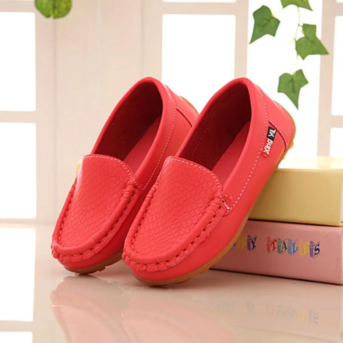 Scarpe per bambini in pelle Pu Scarpe per bambini in pelle Pu Scarpe per mocassini per ragazzi Nuovo colore