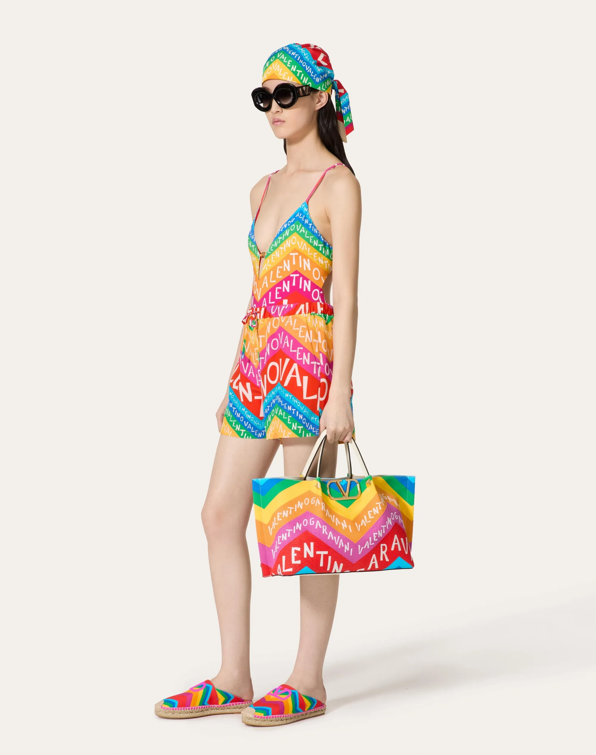 SHORTS IN CREPE DE CHINE VALENTINO CHEVRON 24