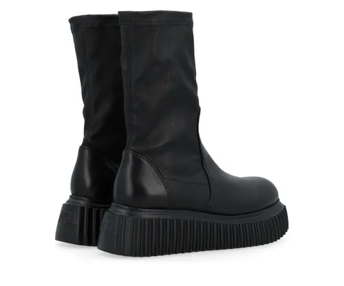 Stivaletto AGL Milagros in pelle stretch nera