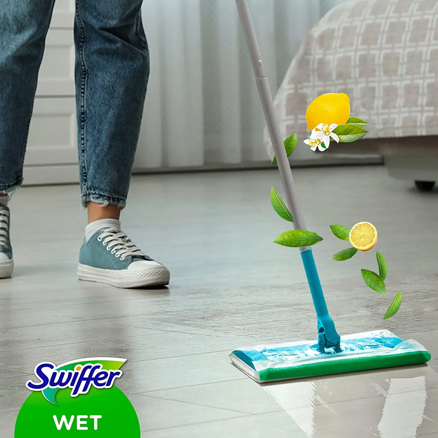Swiffer Wet Lavapavimenti, 120 Panni Umidi, Limone, Maxi Formato, Pulizia Igienica Profonda, Rimuove Sporco e Batteri, per Tutti