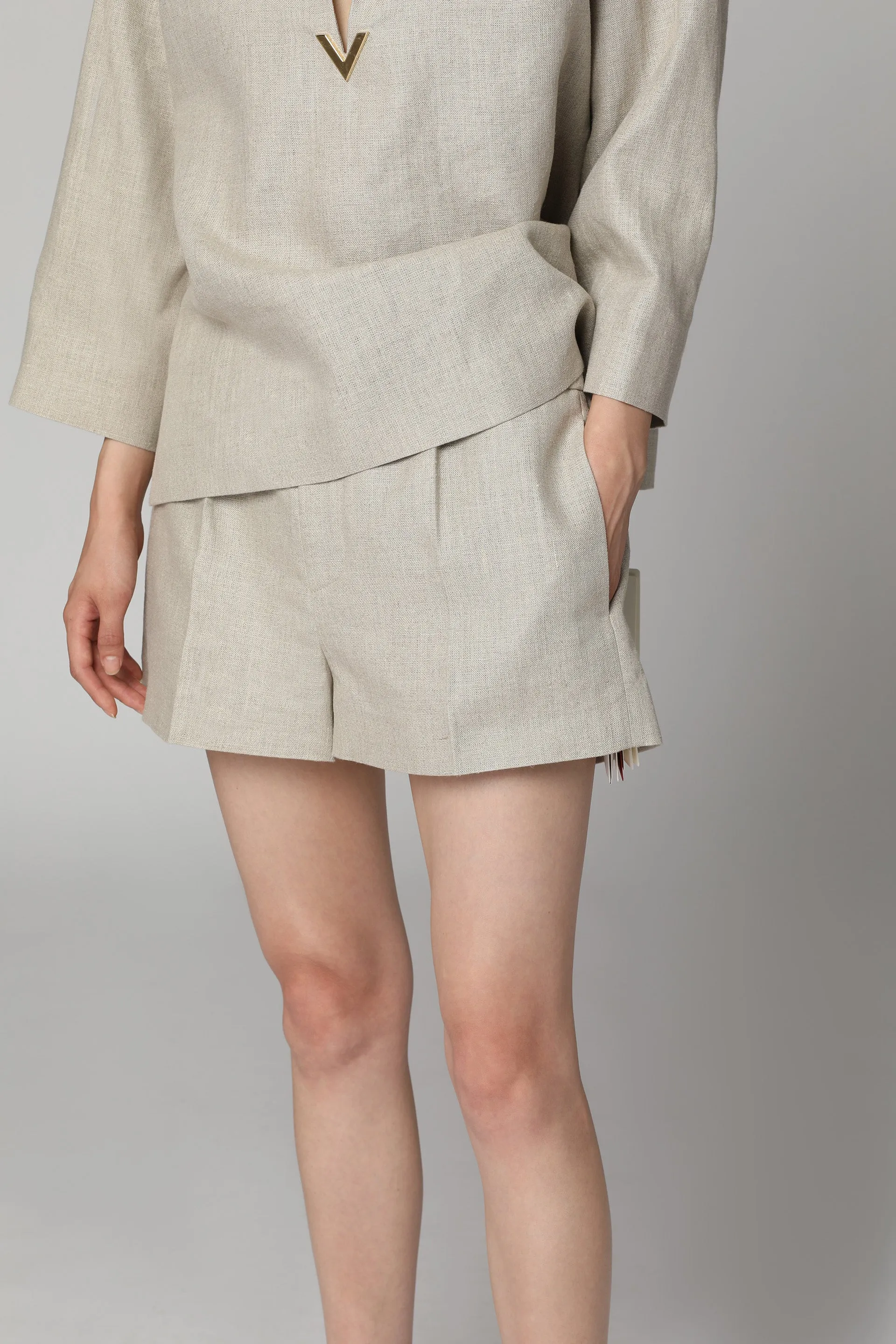 Valentino Shorts in lino